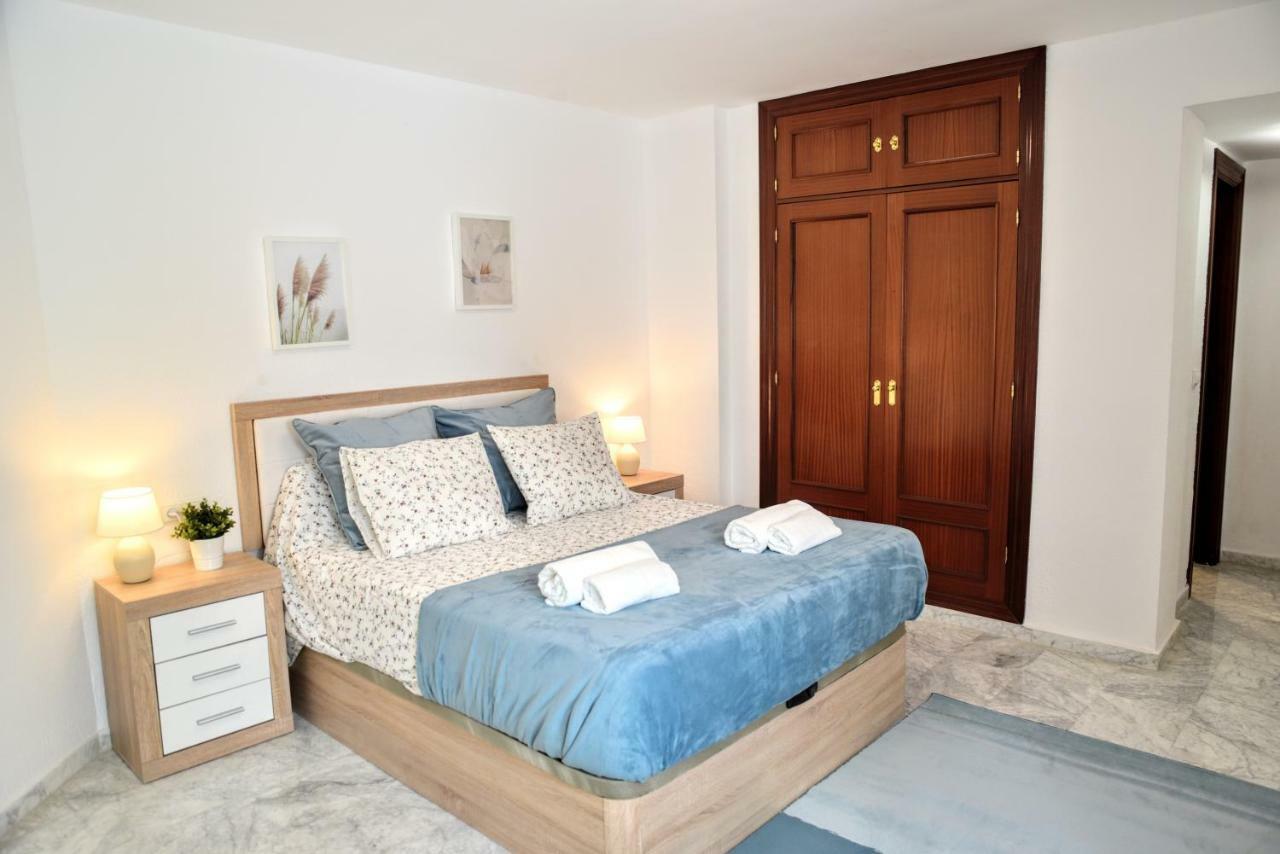 Homely Malaga Don Cristian Con Parking Privado Exterior photo