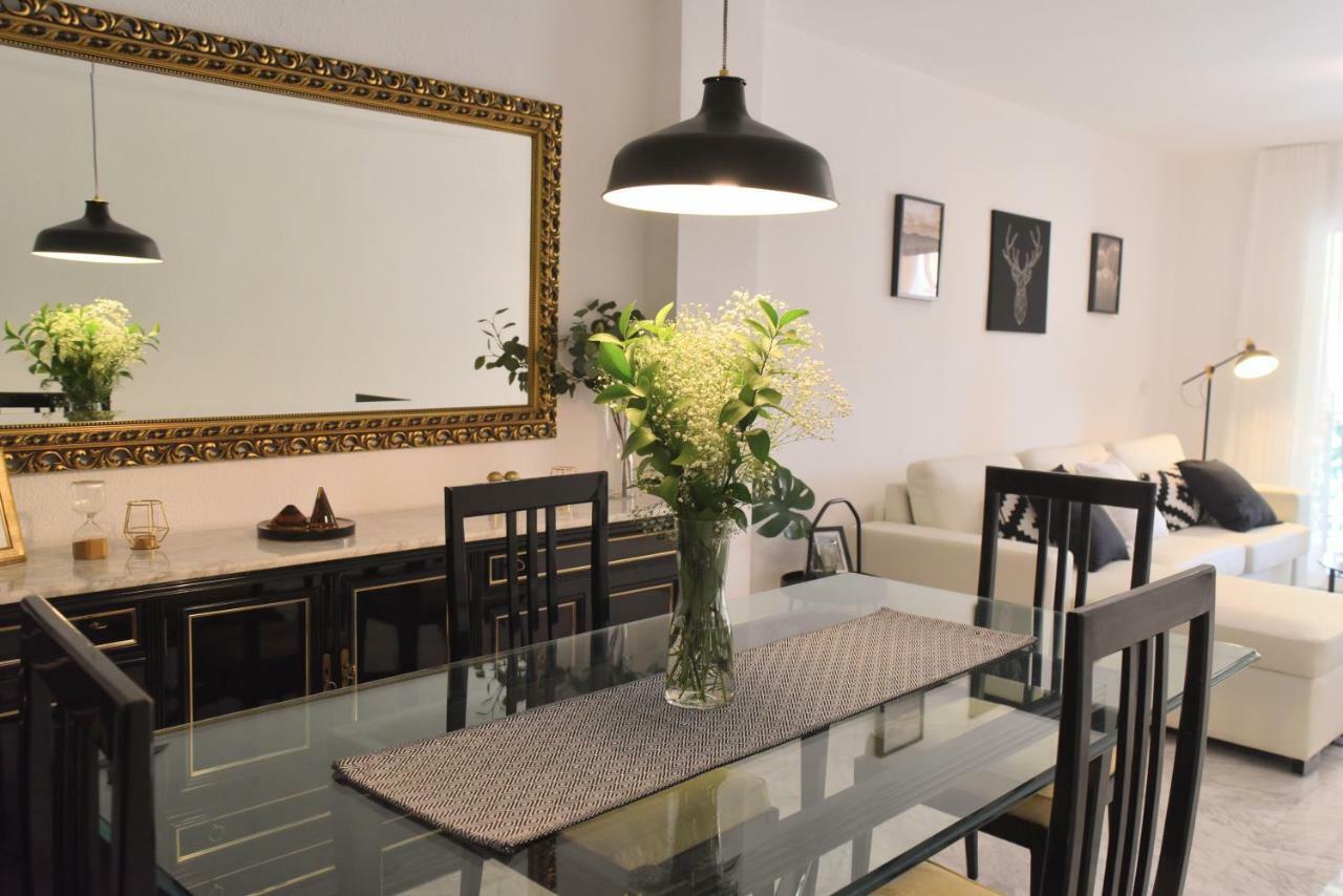 Homely Malaga Don Cristian Con Parking Privado Exterior photo