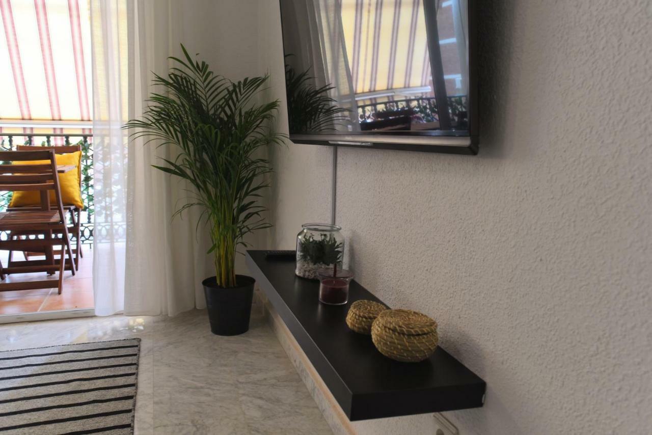 Homely Malaga Don Cristian Con Parking Privado Exterior photo
