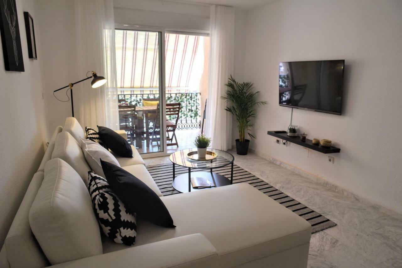 Homely Malaga Don Cristian Con Parking Privado Exterior photo